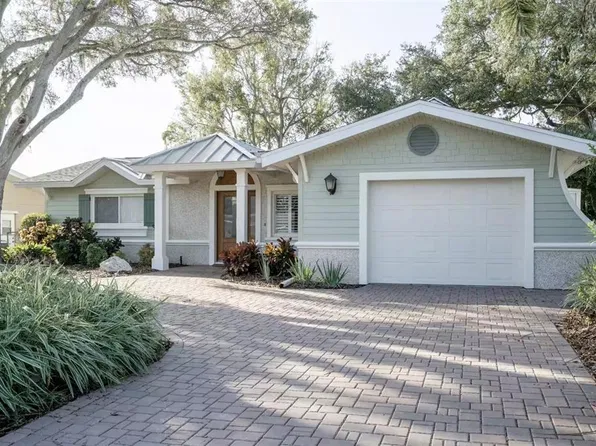 378 Westwinds Dr, Palm Harbor, FL 34683