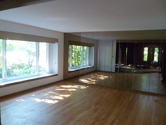 1st Floor Master Bedroom