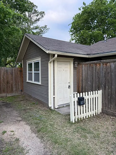 117 1/2 Bryan St Photo 1