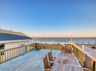 15 East Ct, Babylon, NY 11702