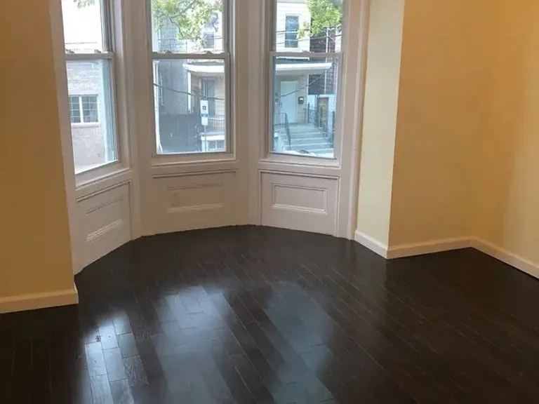 157 Garside St #2 — Photo 8