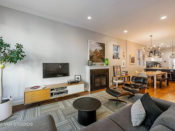 3rd image of 528 N Hermitage Ave #1