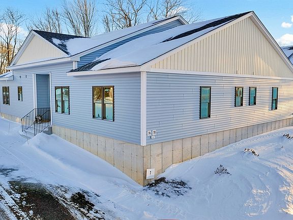 3rd image of 7 L Stevens Rd #L