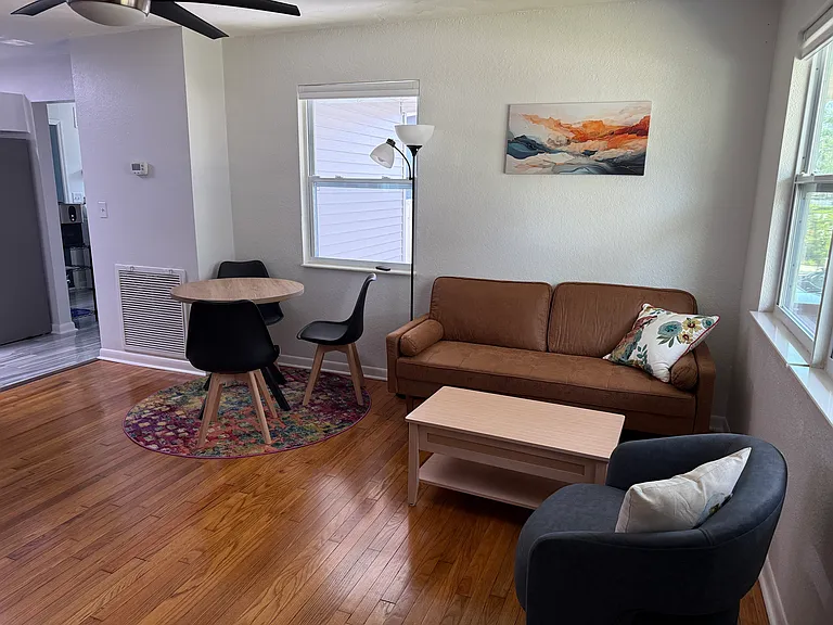 1015 13th Ave NW — Photo 3