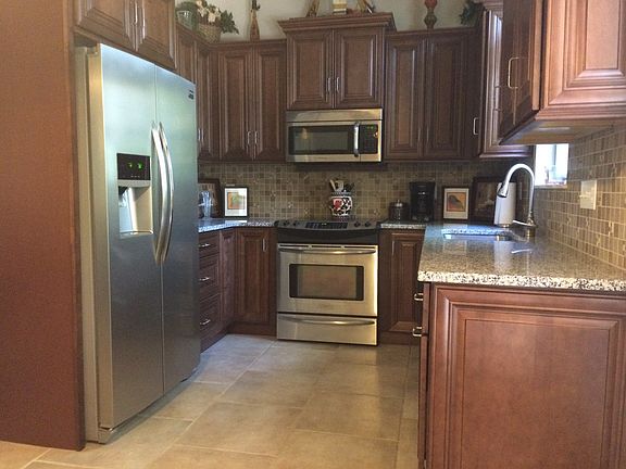 4th image of 207 Glenora Dr