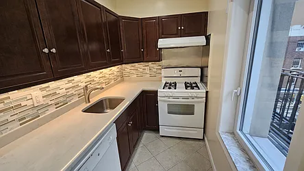 Rented by Manhattan Realty Group