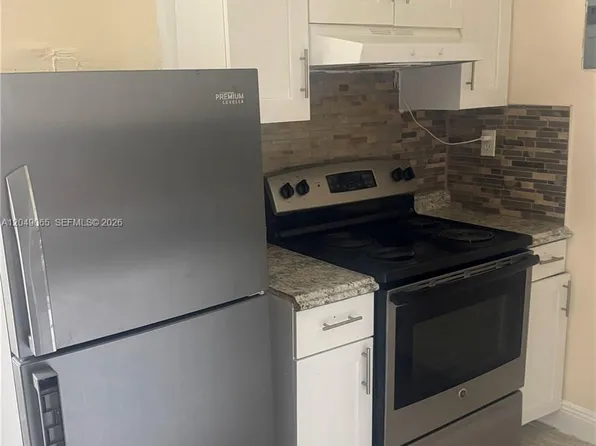 7620 Kimberly Blvd APT 2D, Pompano Beach, FL 33068
