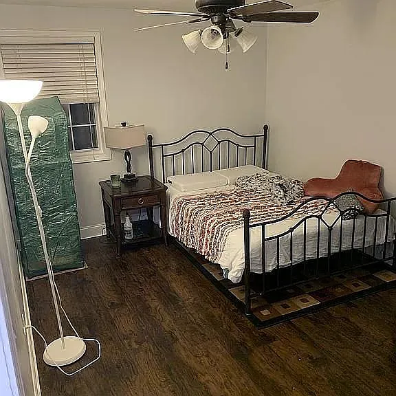 2nd Bedroom (Upstairs)