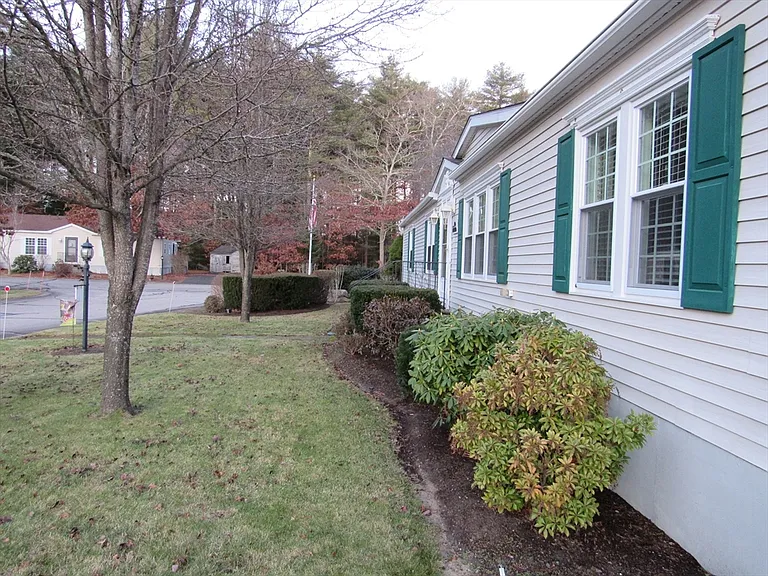 2 Heather Ln — Photo 29