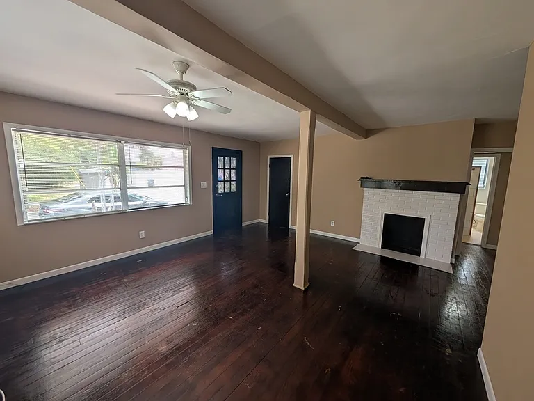 407 Engman St #C — Photo 10