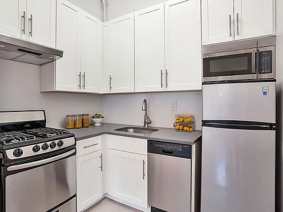 5th image of 156 Montague St APT 3R