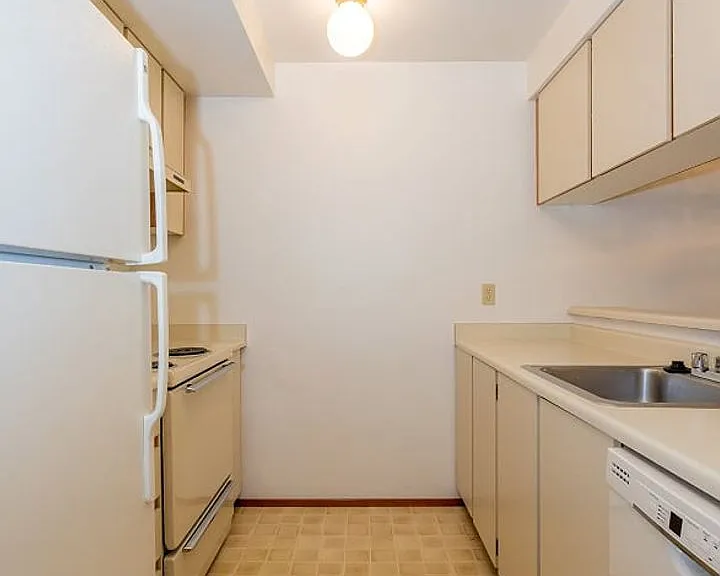 Shorecrest Apartments — Photo 3