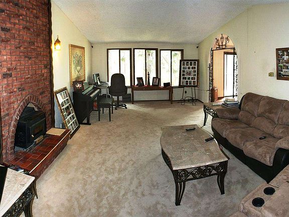 2nd image of 5512 N Northwood Dr