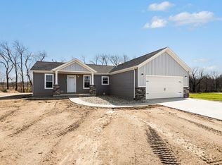 29216 Saddlebred Ln, Dowagiac, MI