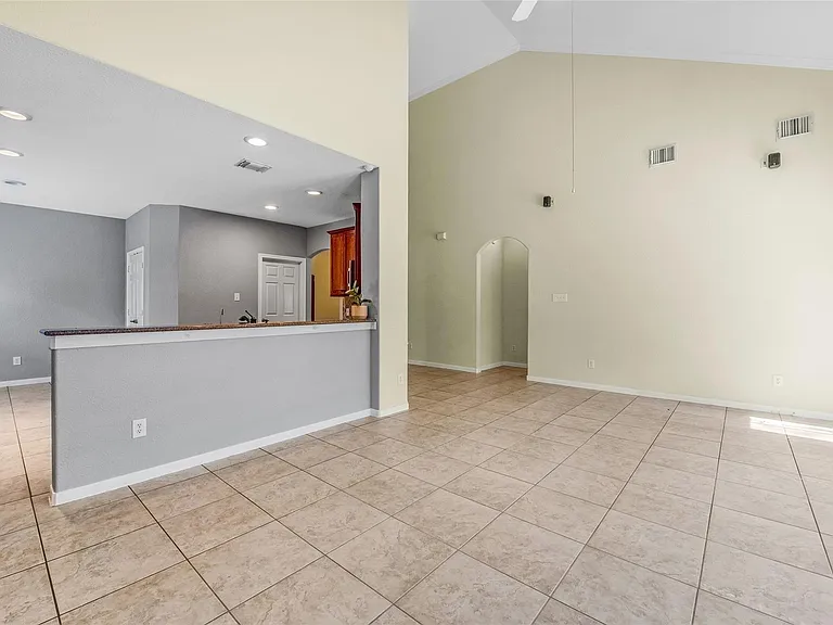7 Ebony Oaks Pl — Photo 13