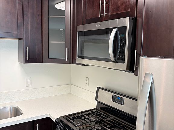 Gourmet kitchen continued.
