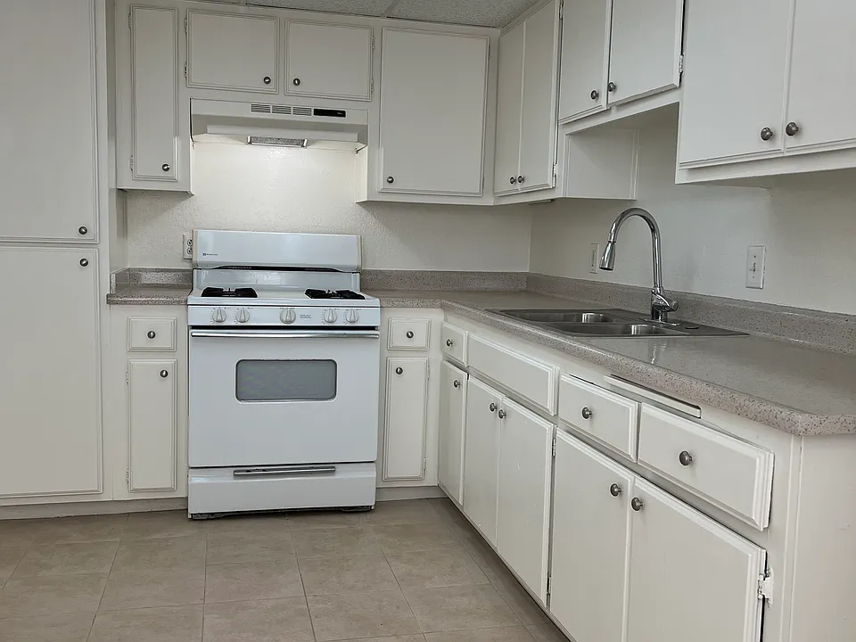 4886 Mitchell Ave #3