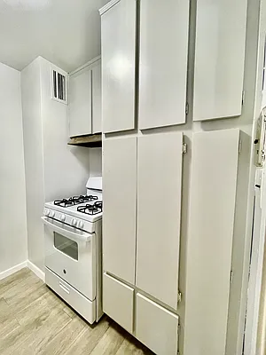 Rented by R New York | media 36