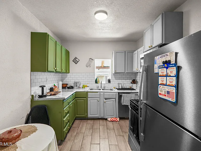 2805 Grant Ave #A — Photo 10
