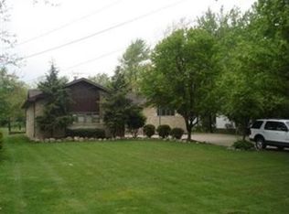 646 Bishop Rd, Highland Heights, OH 44143