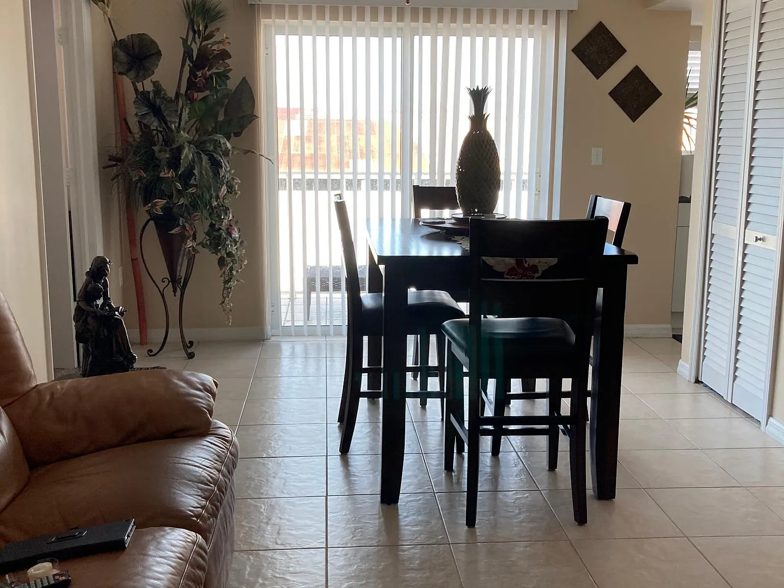 2 bed, 900 sqft, $2,150 — Photo 4