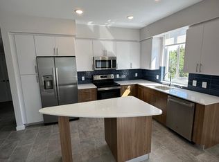 2200 Marina Bay Dr E #100, Fort Lauderdale, FL 33312