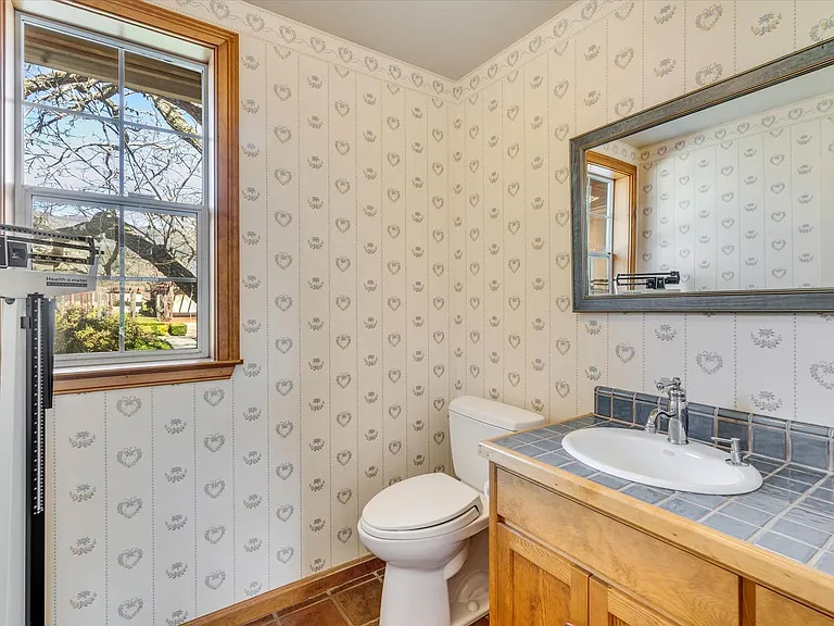 20 Rosedale Rd — Photo 32