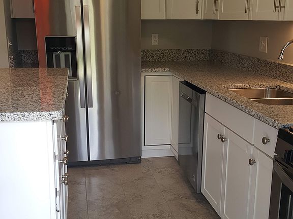 4th image of 1607 Waltham Rd