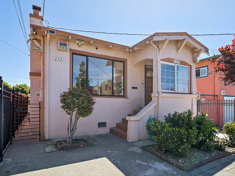 2328 Bartlett St — Photo 23