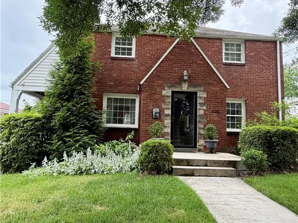 115 Marlin Dr E, Pittsburgh, PA 15216