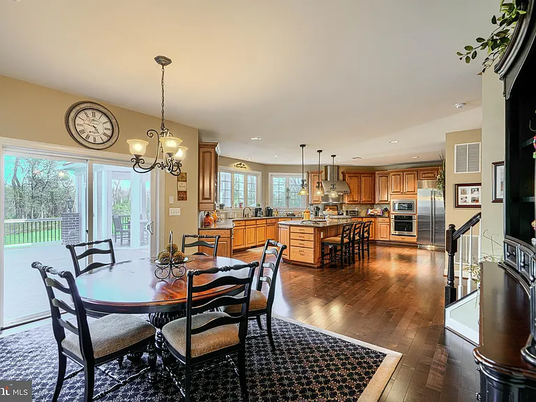 1319 Martin Meadows Dr — Photo 38