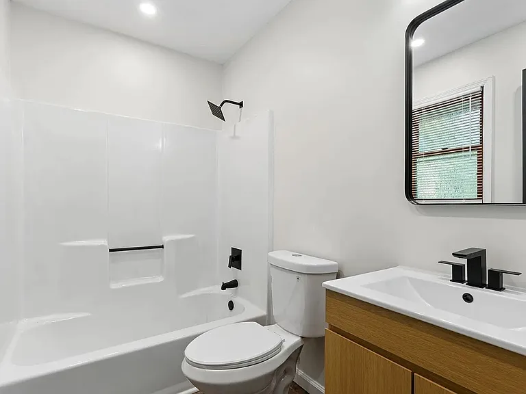213 Dogwood Glen Dr — Photo 13