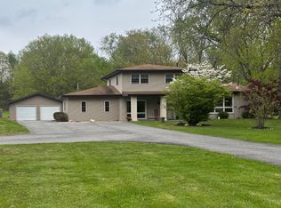 733 Meridian Rd, Valparaiso, IN 46385