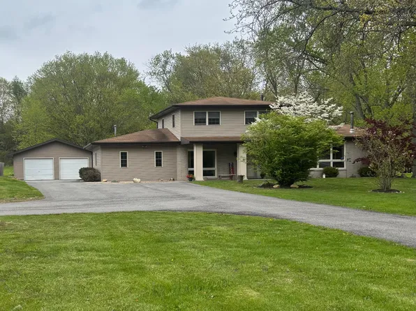 733 Meridian Rd, Valparaiso, IN 46385