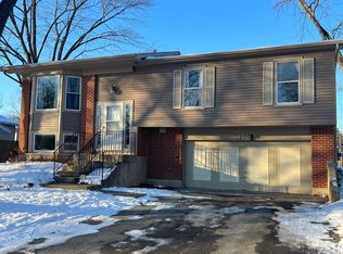 472 Rockhurst Rd, Bolingbrook, IL 60440