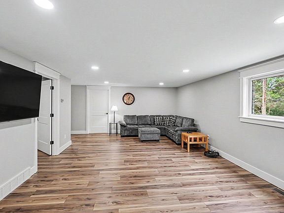 5th image of 8341 Enid Dr