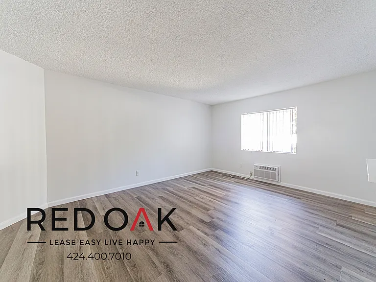 7502 Canby Ave #1 — Photo 6