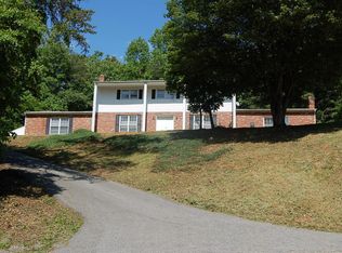 2144 Mountain Pass Rd, Troutville, VA 24175