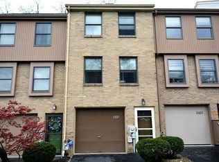 2325 Old Greentree Rd, Carnegie, PA 15106