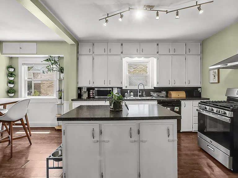 3159 Wendover Dr — Photo 9