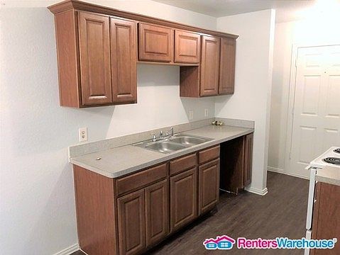5th image of 3621 San Rose Dr