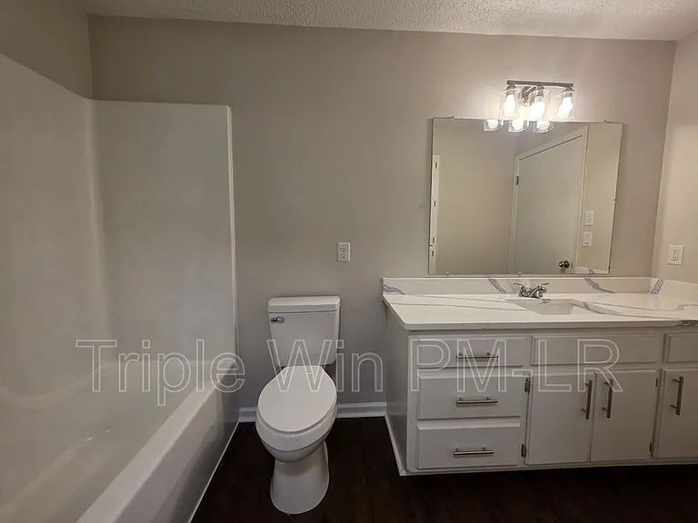 113 Northfield Dr — Photo 29