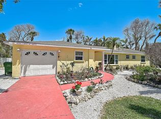 322 S Washington Dr, Sarasota, FL 34236