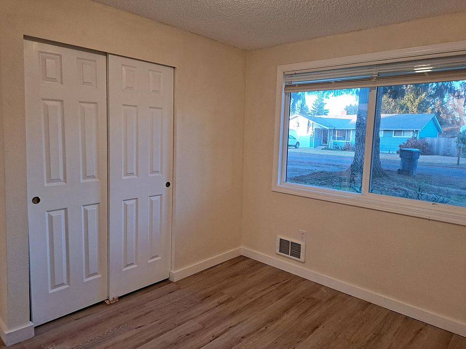 1st image of 3828 120th Pl NE