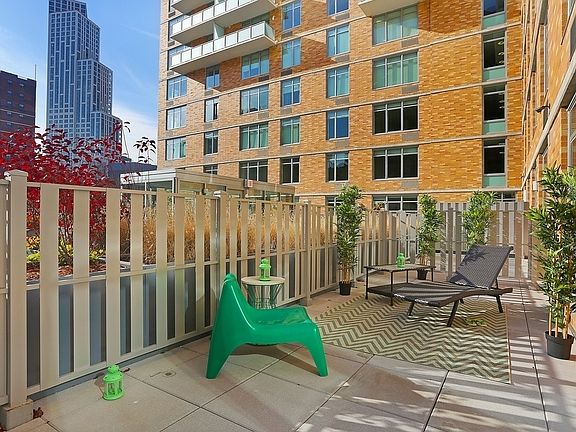 3rd image of 81 Fleet Pl APT 3M