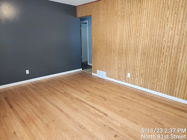 5860 N 81st St — Photo 5