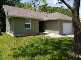 1443 N Forest Ave, Springfield, MO 65802