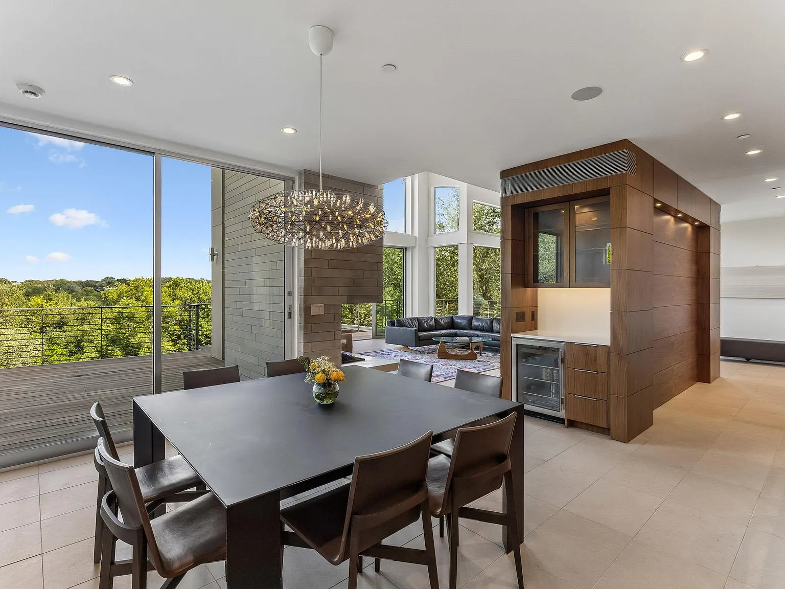 4 bed, 6.0 bath, 5244 sqft, $31,000 — Photo 4