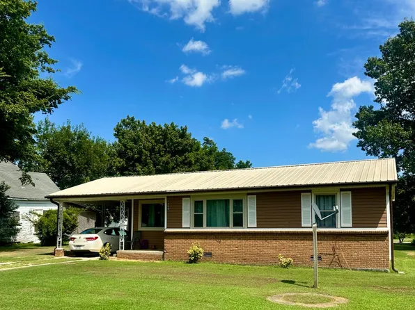 1309 Maple St, Hoxie, AR 72433