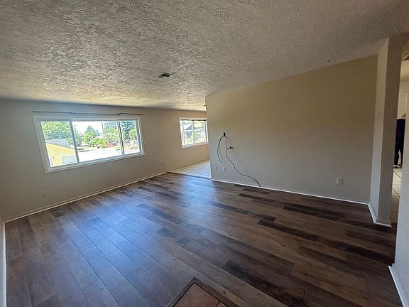 4th image of 1345 Pleasant Ave